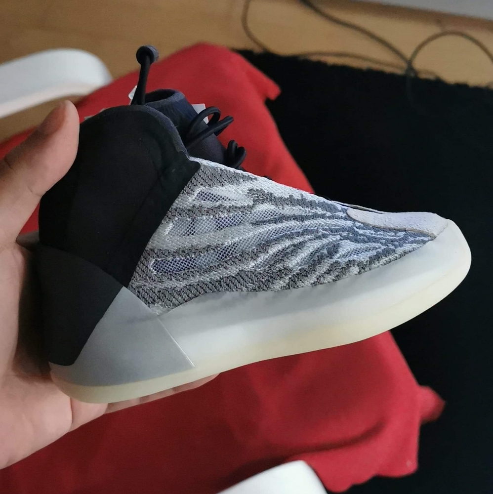 Yezzy quantum infants 8k
